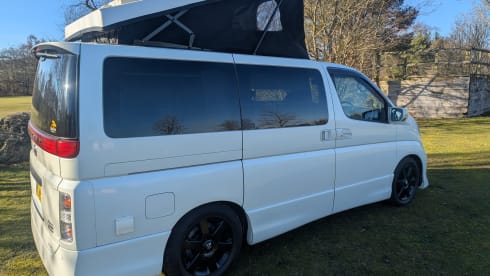 Jim – Nissan Elgrand Campervan