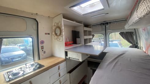 2p Off Grid Master campervan 2009