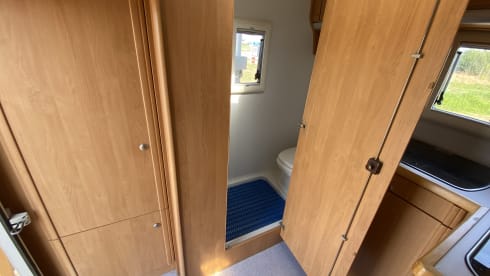 4 person Volkswagen Karmann Missouri alcove from 2005