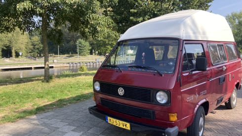 Jackie – 4p Volkswagen campervan from 1983