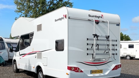 Beluga – Sunlight A72  - 6 Berth Motorhome Insurance Included