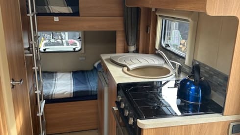 6 berth Swift Escape 696