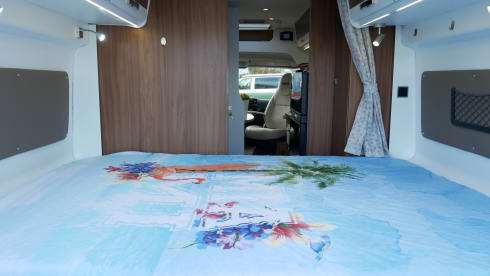 Pilote 6.40 meters, transverse bed, sleeping lifting roof!!