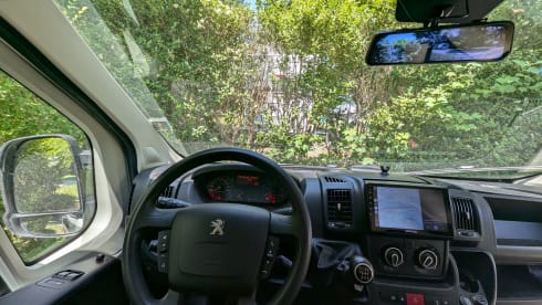 Charles – 2p BUS CAMPER für Abenteuer