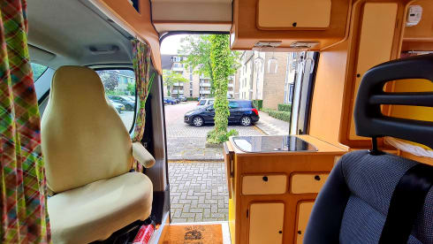 Chico – 4-Personen-Komplettbus mit Toilette, Schlafplätze für 2 Erwachsene + 1 Baby