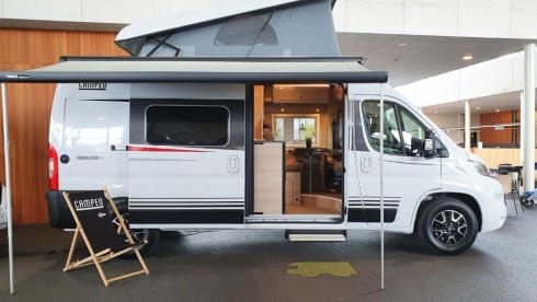 Manoeuvrable camper with 4 sleeping places - Burstner Campeo Roadrunnen C600