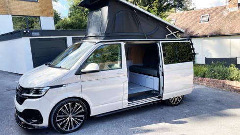 The Lillie camper – 4 berth VW T6.1 camper with awning