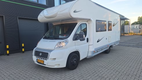 Huisje op wielen – 4p Fiat alcove from 2009