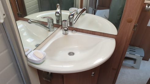 Gertie – Luxury 4 berth Burstner, fixed bed, heating, satellite TV
