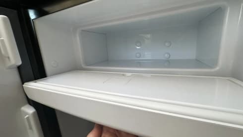 Vannie – From 2022!! - Very neat 2 to 3 person camper - Carado V337  