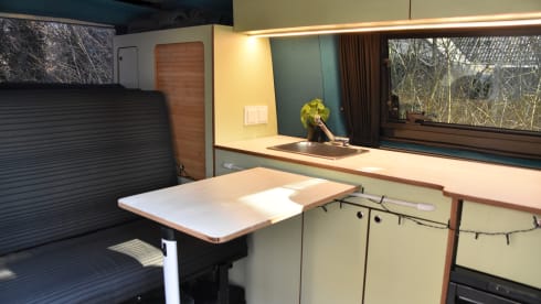 Bert – 4p Volkswagen campervan 