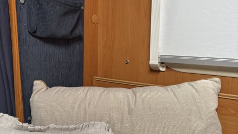 Dethleffs semi-integrated uit 2006 – 4p Dethleffs semi-integrated from 2006