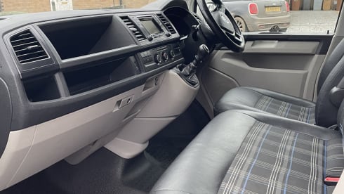 Carolina – T6 Luxury Conversion - Dog Friendly, Insurance included