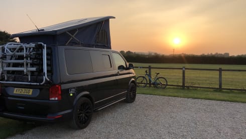 Seymour  – Luxury 2021 VW high spec campervan with flexible collection/drop-off