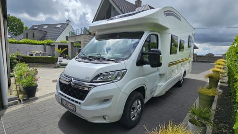 Leuke en gezellige camper – 5p Giottiline semi-integrated uit 2021