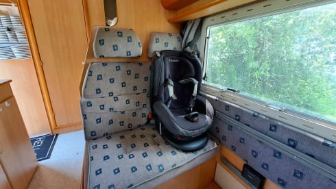 Cas – Family camper - bunk bed
