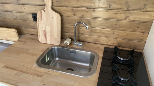 Blinco – Cozy, fully equipped 2p bus camper