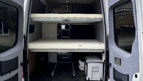 Callie – 5 berth Mercedes-Benz campervan from 2014