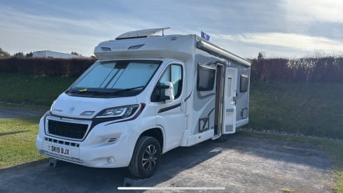 Majestic – Our fully loaded 6 berth motorhome