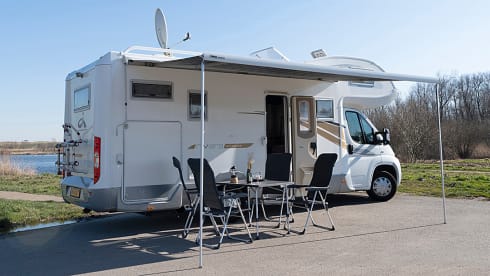 CI Riviera – CI Alcove family camper incl. complete inventory !!
