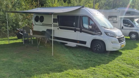 Almost new Malibu bus camper from 2020 with wifi