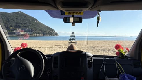 StoryBus  – Campervan Mercedes-Benz per 2 persone del 2009