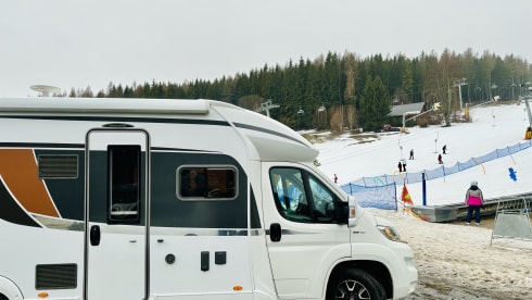 The Hilton – Looking for a Five Star hotel on wheels?? 