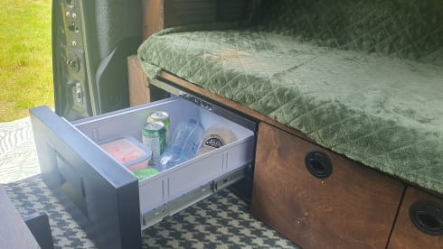 BeSmarter en ga op Avontuur! – Seek out adventure with our 2-person camper van!
