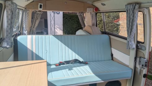 Betty – 5 seat / 4 berth Volkswagen T2 campervan from 1976