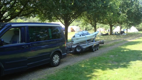 strong, tough VW T5 - California bus camper