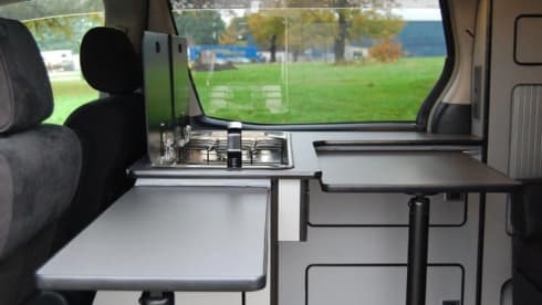 Austin – Toyota Alphard campervan met 2/3/4 slaapplaatsen, vanaf bouwjaar 2017.