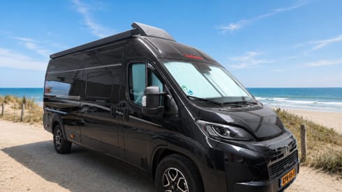 Making Memories 13 – 2025 Dethleffs Globetrail met Automaat en Dakairco. Elegant en Betrouwbaar
