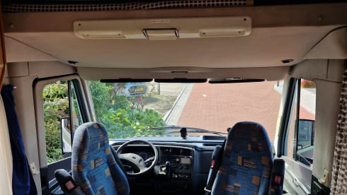 Knausie – 2p Volkswagen bus from 2012
