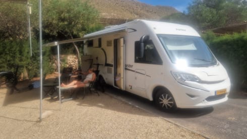 FORSTER 738 EB, 4 persons, garage and scooter included