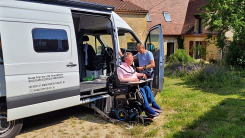 Sydney 1 – Wheelchair accessible motorhome with care facilities