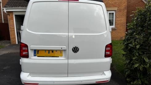 The Welsh Wanderer – 4 berth Volkswagen campervan from 2019