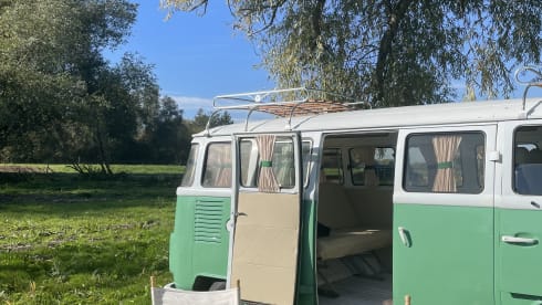 Volkswagen T2 bus from 1985