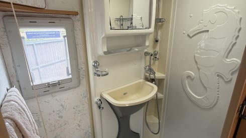 Pod  – 2 berth under 7m - end washroom - lots of storage 