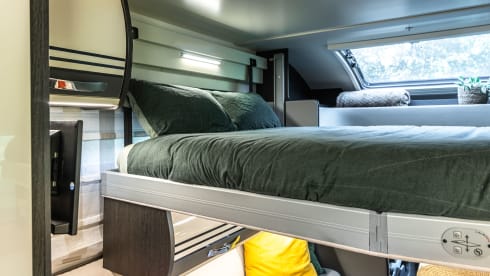 4p 2022 Roller Team – Extra spacious and free camping (330Ah battery, air conditioning and furnishings)