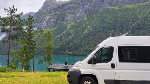 Discover the world! 2 p. Buscamper off-grid, fully equipped.