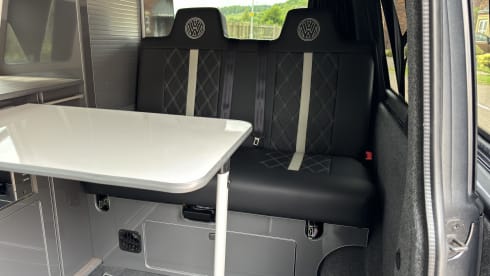 The Grey – 4 berth Volkswagen T6.1 Luxury campervan 
