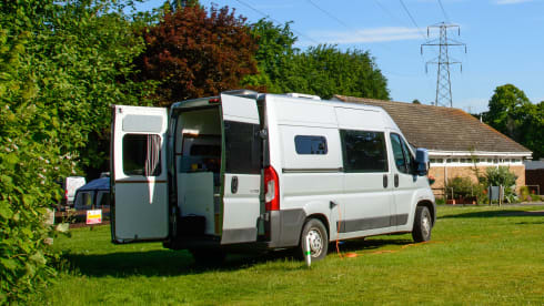 Ozzy – Stylish newly fitted 3 berth MWB camper 2016 Peugeot Boxer 