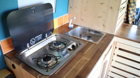 EigenWijze – Unique bus camper, with nice interior