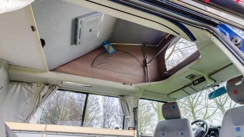 Foelie – 4p Volkswagen campervan uit 2002