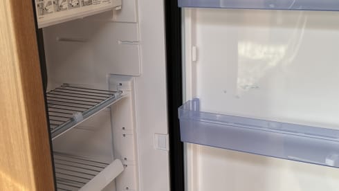 Red Pepper – Nice compact camper (2019) for 2 people