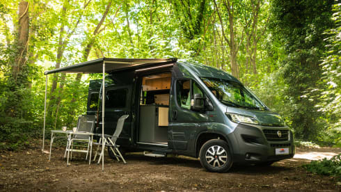 Travel-Vans 2 person very luxurious camper