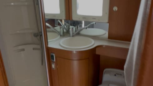 DUCA_57 – Elnagh Duke 57D: Experience the XL Adventure with the Comfort you expect.