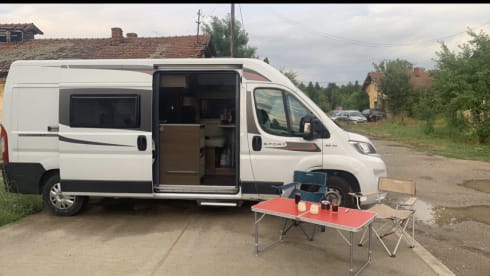 Modernes Fiat Ducati Wohnmobil