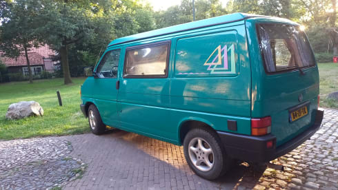 Kermit – Original Volkswagen t4 California 1994 6 persons off-grid