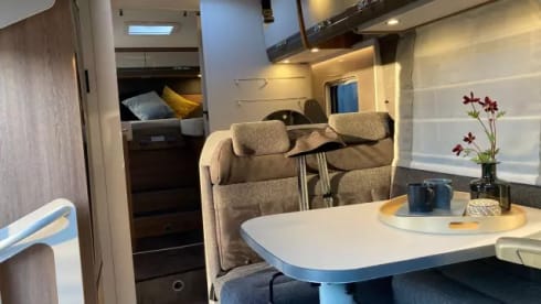 Roxi – Dethleffs Semi-integrated 4p from 2021 (Very nice and complete)